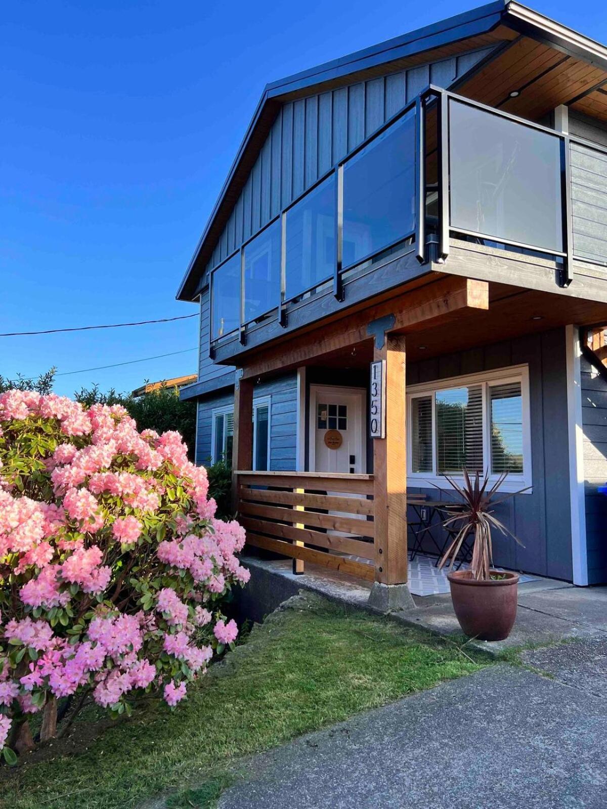 Coastal Suite - Harbourview In Ucluelet Bagian luar foto